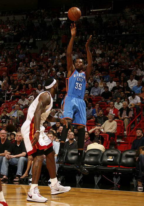 20岁零205天，伊尔迪兹成为尤文历史上最年轻的百场先生