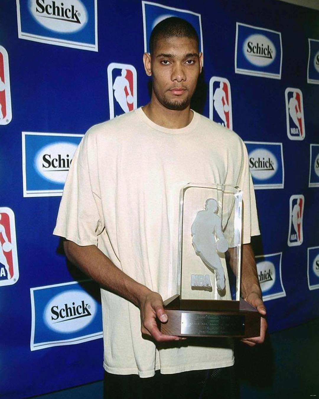 官方：帕尔马签下38岁西班牙门将瓜伊塔，顶替受伤的铃木彩艳