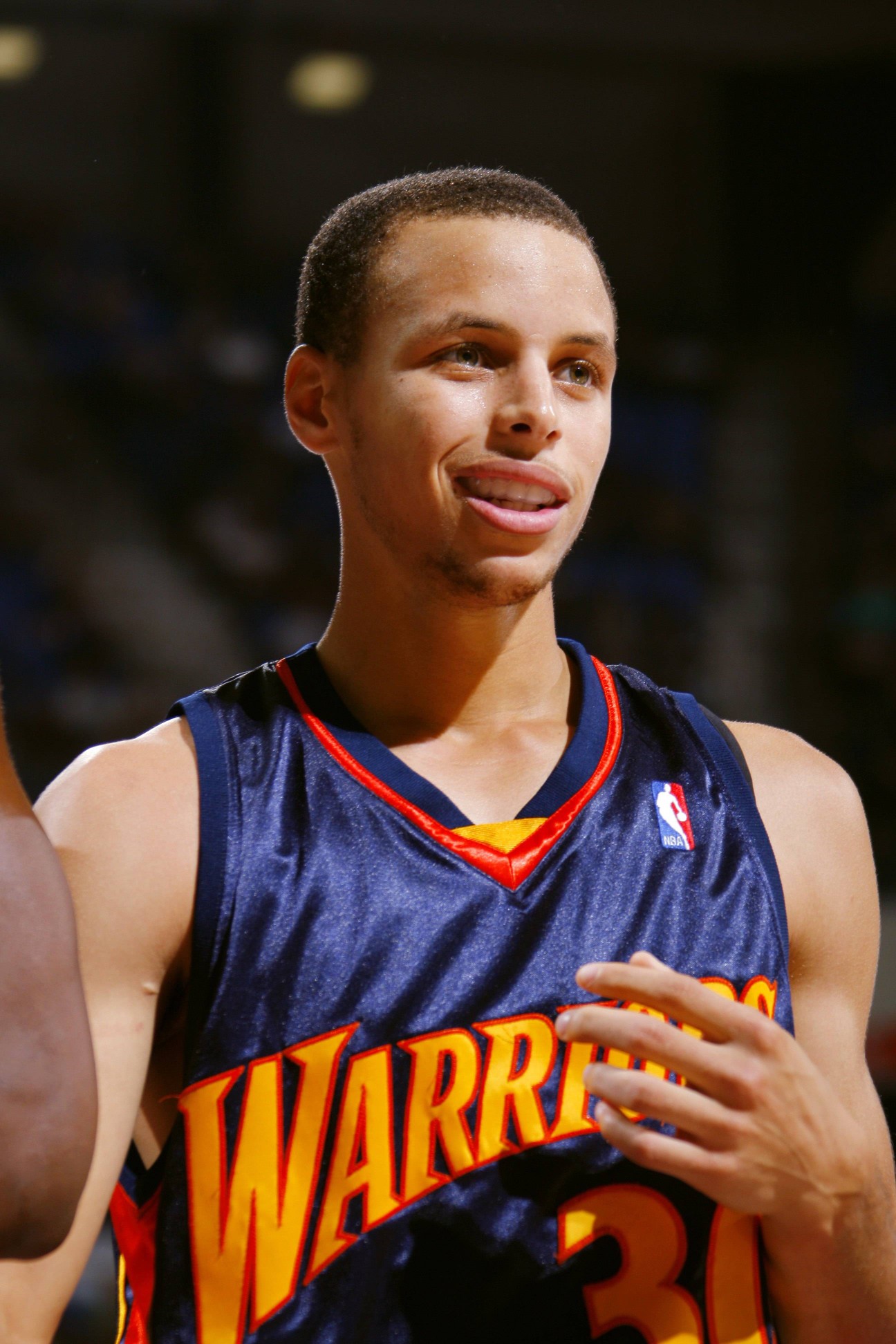 完美表现！哈维·西蒙斯半场传射建功，取得热刺生涯处子球