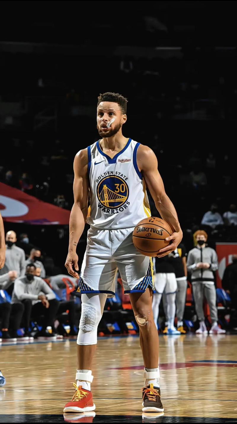 阿森纳vs拜仁：萨卡、埃泽首发，凯恩、奥利塞、卡尔出战