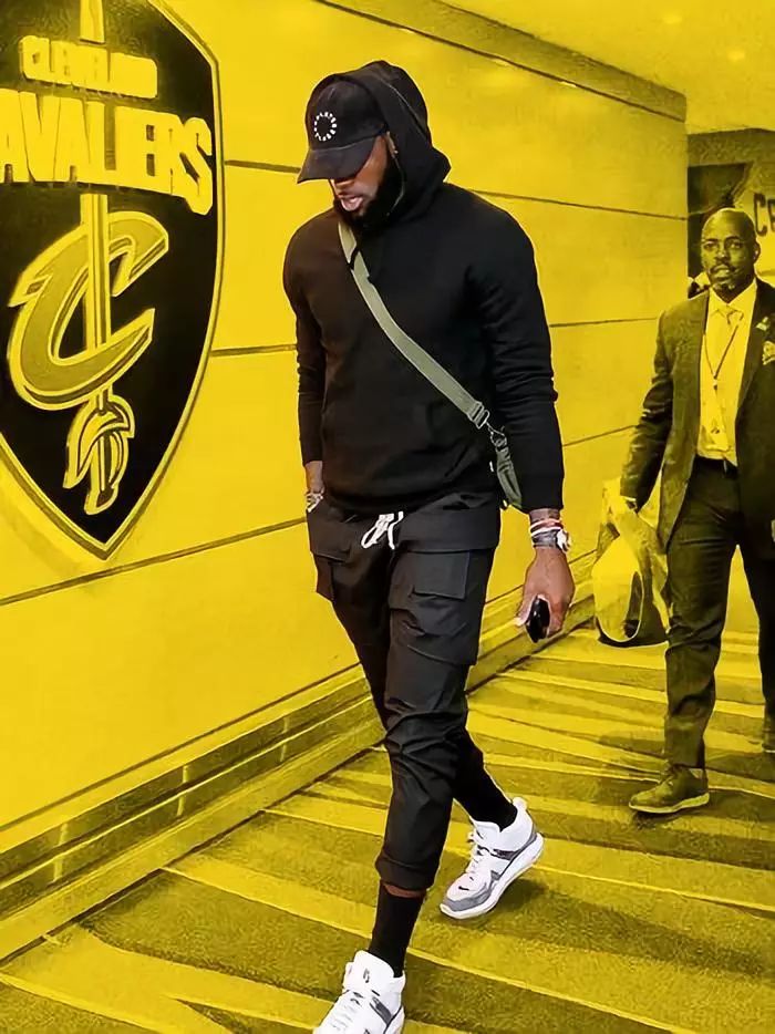 记者：纽卡要求谢什科48小时内答复，不打算拖到本周后半段